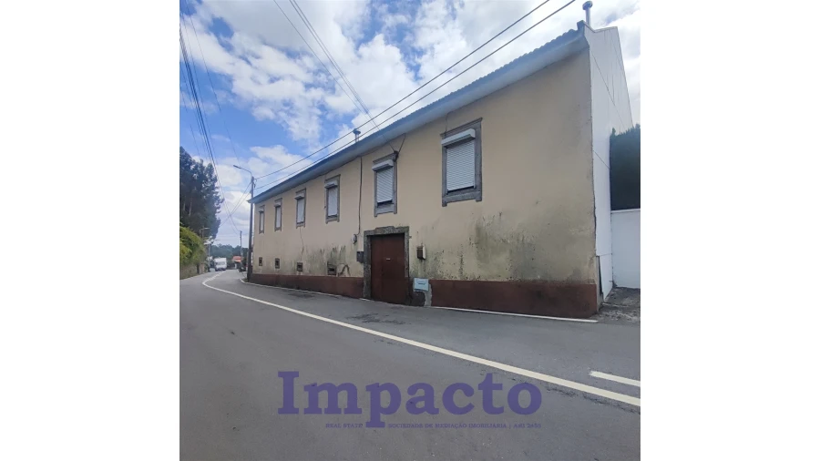 Moradia T8 para Venda em Romariz Foto 2