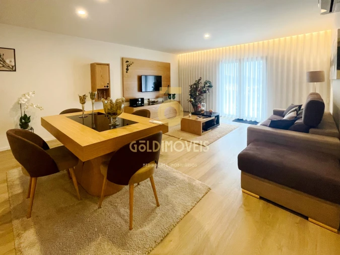 Apartamento T2 para Venda em Sobrado e Bairros Foto 3