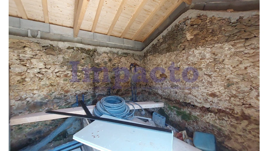 Moradia T1 para Venda em Ossela Foto 3