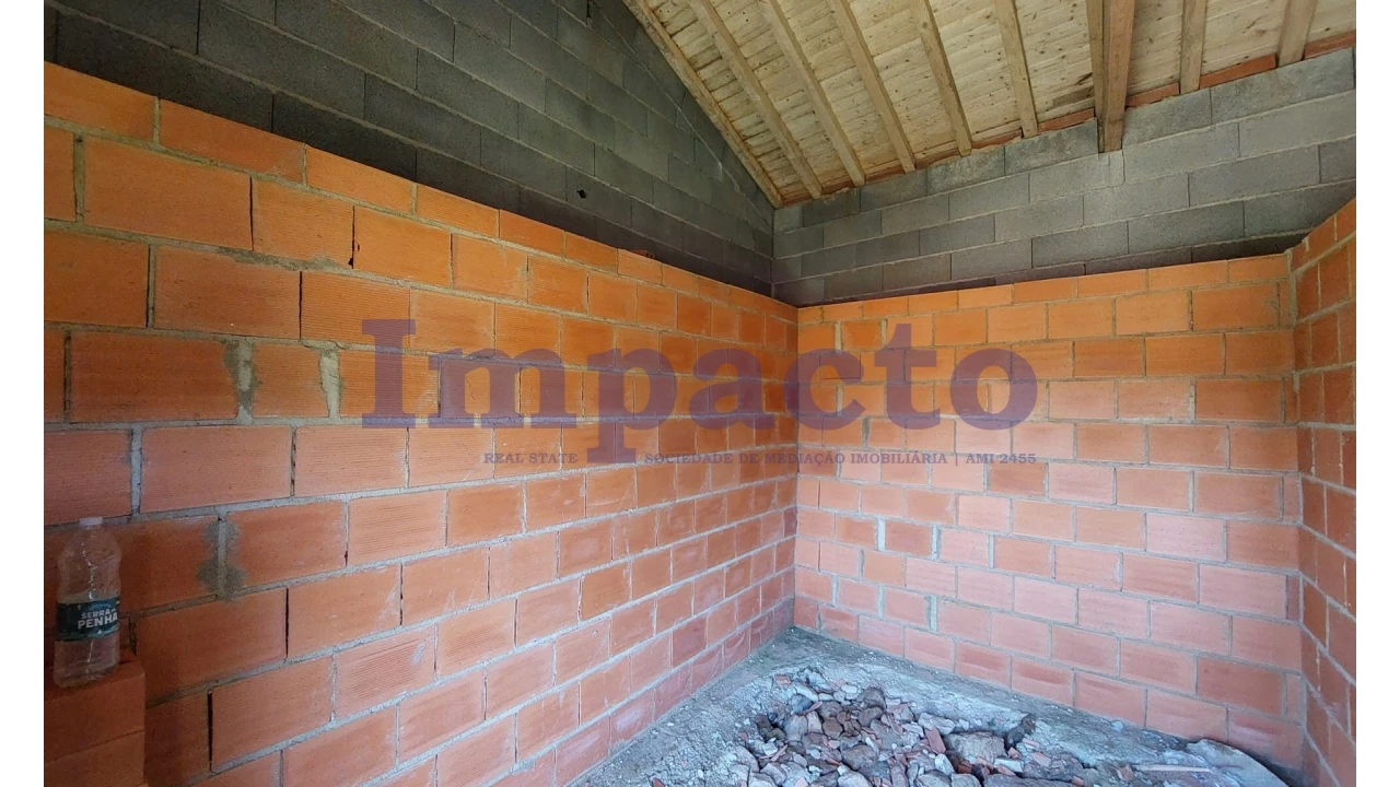 Moradia T1 para Venda em Ossela Foto 7