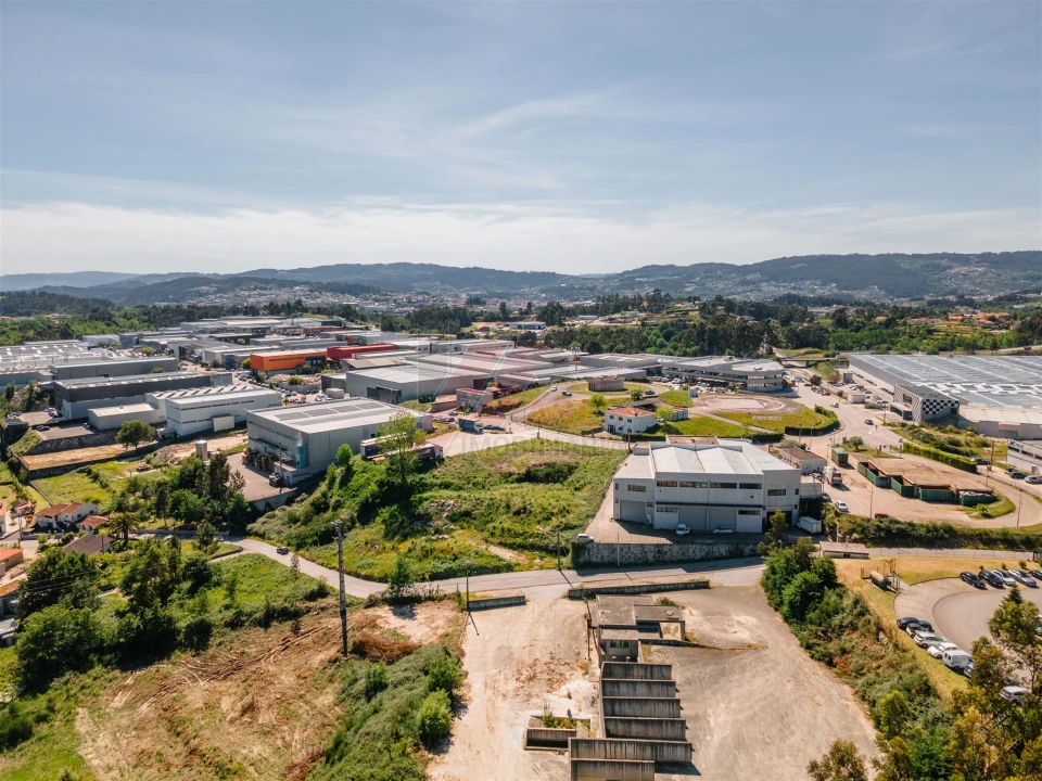 Terreno Comércio / Armazém para Venda em São Gens Foto 25