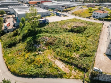 Terreno Comércio / Armazém para Venda em São Gens