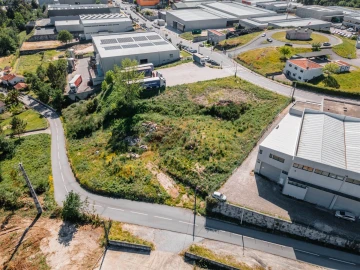 Terreno Comércio / Armazém para Venda em São Gens
