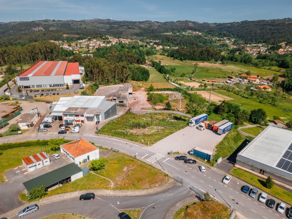 Terreno Comércio / Armazém para Venda em São Gens Foto 24