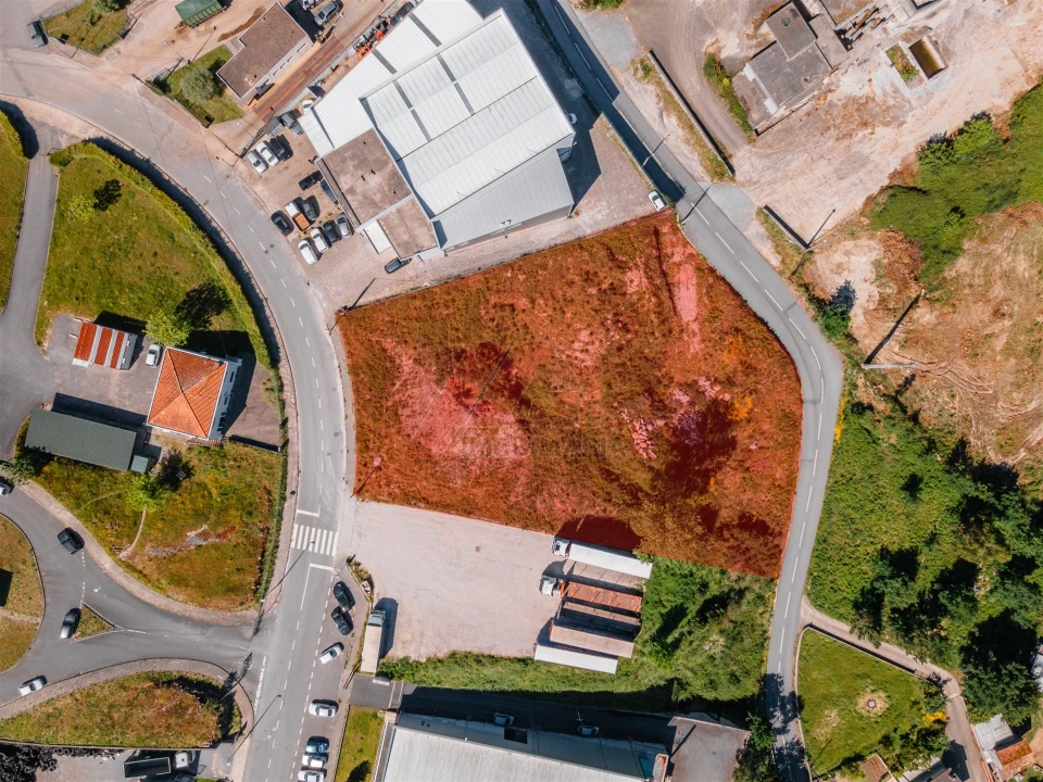 Terreno Comércio / Armazém para Venda em São Gens Foto 19