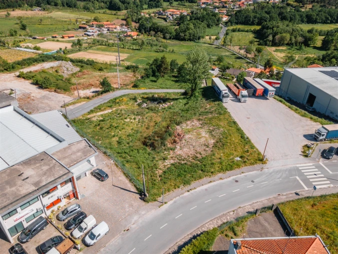 Terreno Comércio / Armazém para Venda em São Gens Foto 4