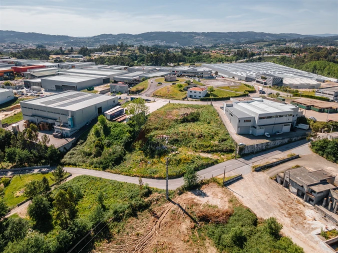 Terreno Comércio / Armazém para Venda em São Gens Foto 26