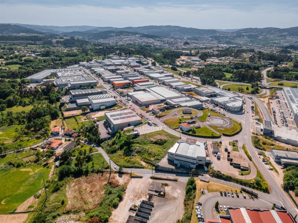 Terreno Comércio / Armazém para Venda em São Gens Foto 22
