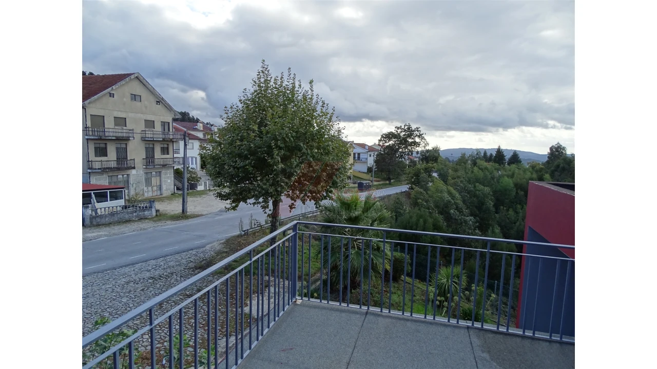 Prédio para Venda em São Gens Foto 17