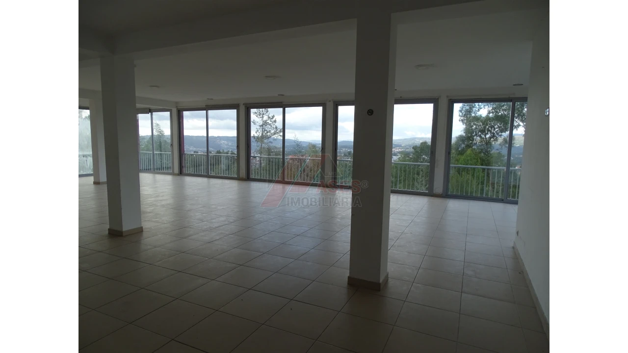 Prédio para Venda em São Gens Foto 21