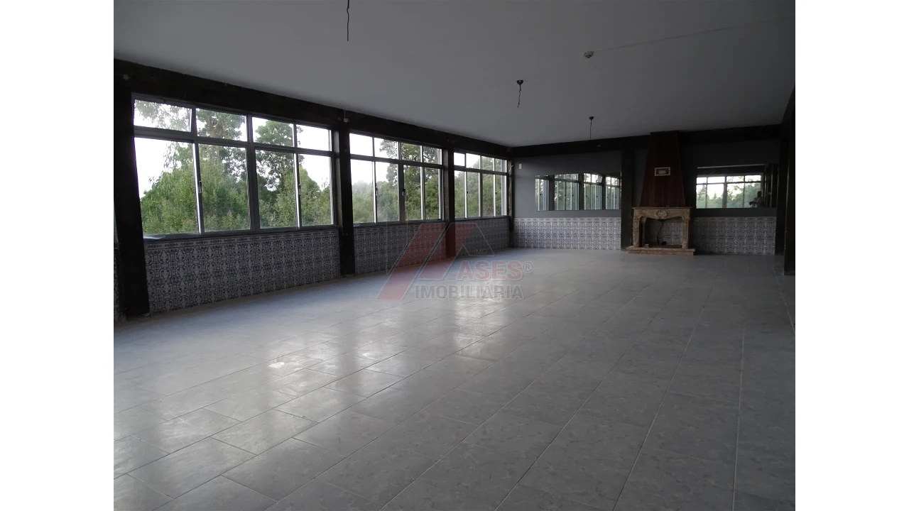 Prédio para Venda em São Gens Foto 27