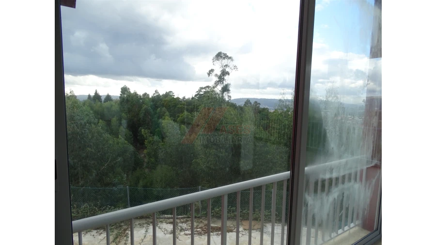 Prédio para Venda em São Gens Foto 22