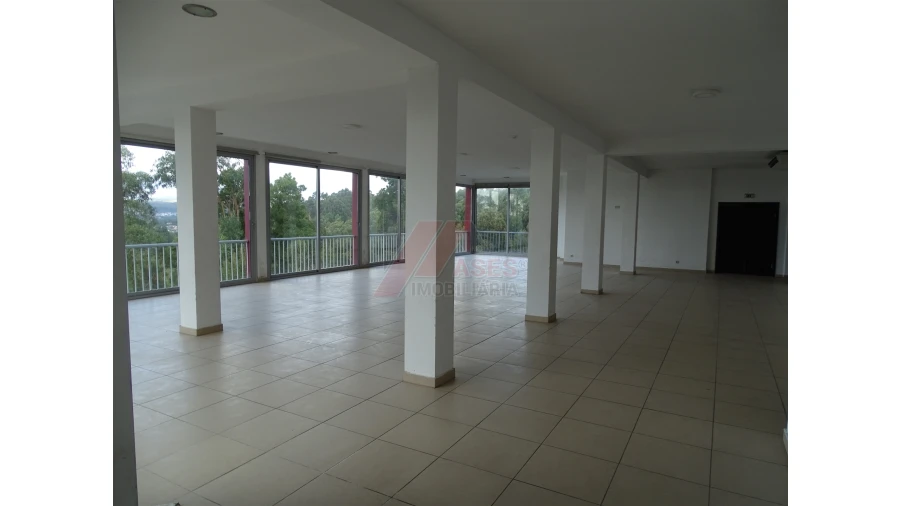 Prédio para Venda em São Gens Foto 19