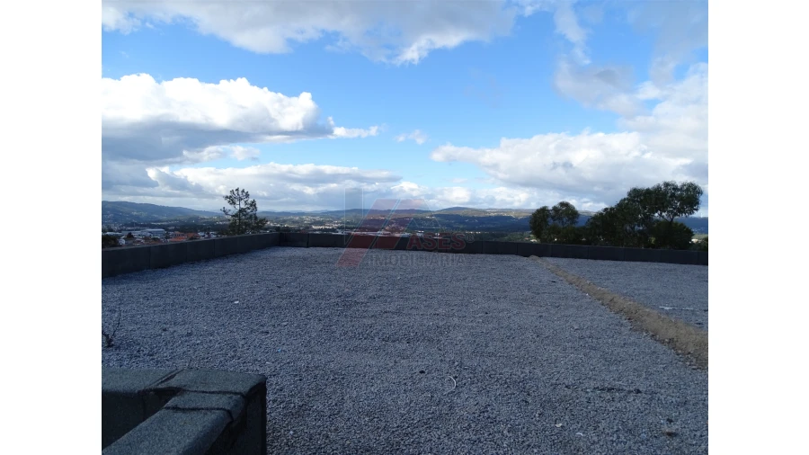 Prédio para Venda em São Gens Foto 46