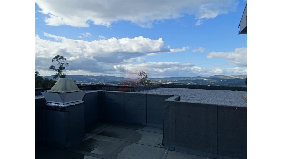 Prédio para Venda em São Gens Foto 45