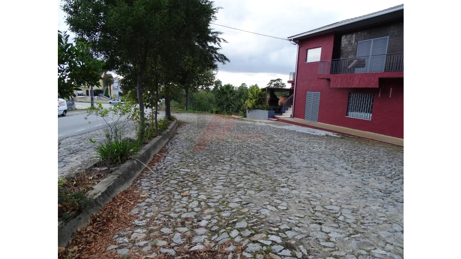 Prédio para Venda em São Gens Foto 13