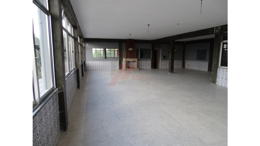 Prédio para Venda em São Gens Foto 26