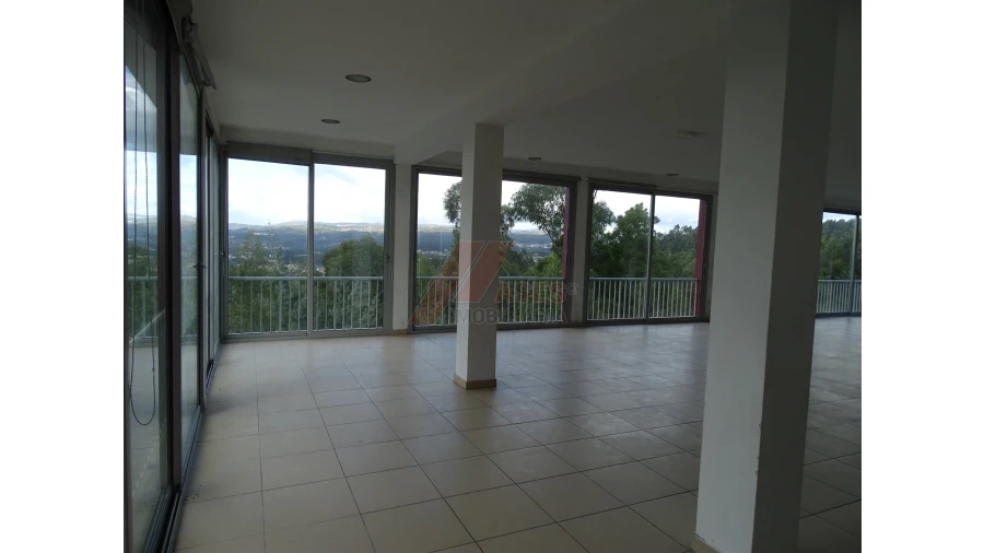 Prédio para Venda em São Gens Foto 20