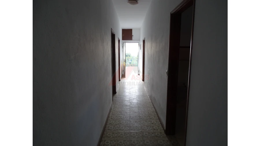 Prédio para Venda em São Gens Foto 44