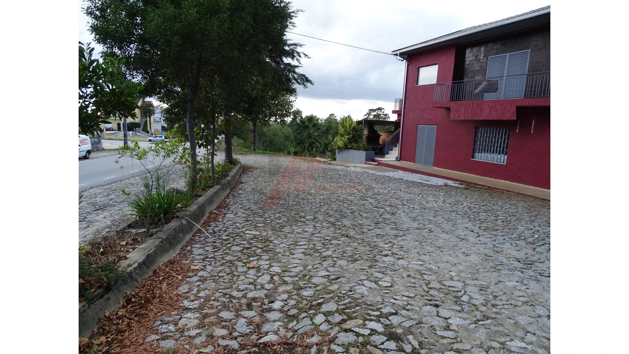 Prédio para Venda em São Gens Foto 13