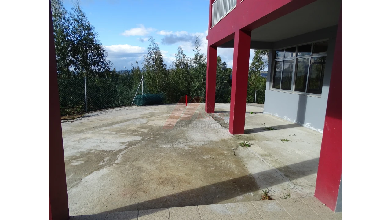 Prédio para Venda em São Gens Foto 15