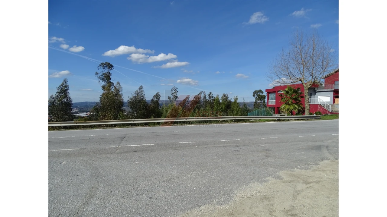 Terreno para Venda em São Gens Foto 7