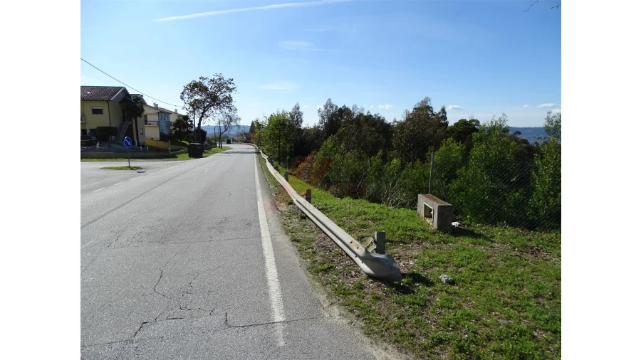 Terreno para Venda em São Gens Foto 3