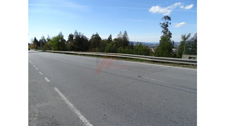 Terreno para Venda em São Gens Foto 4