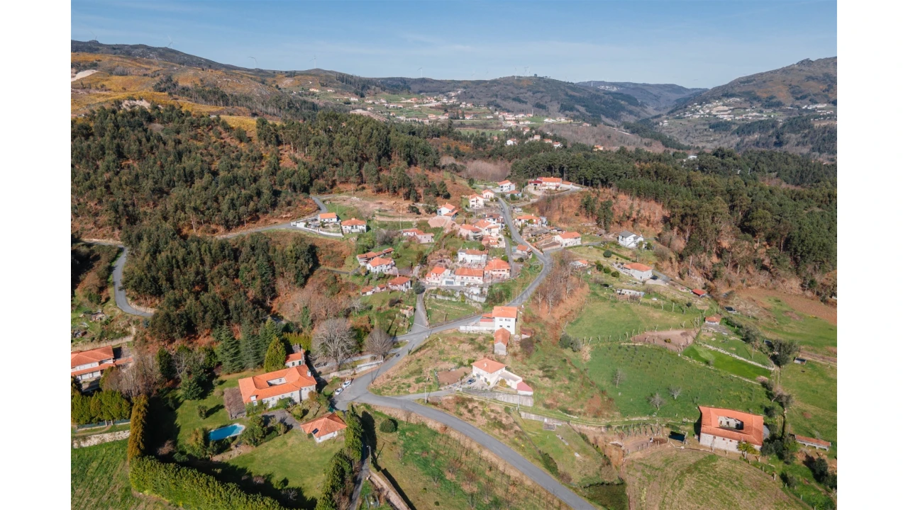 Terreno para Venda em Basto (São Clemente) Foto 11