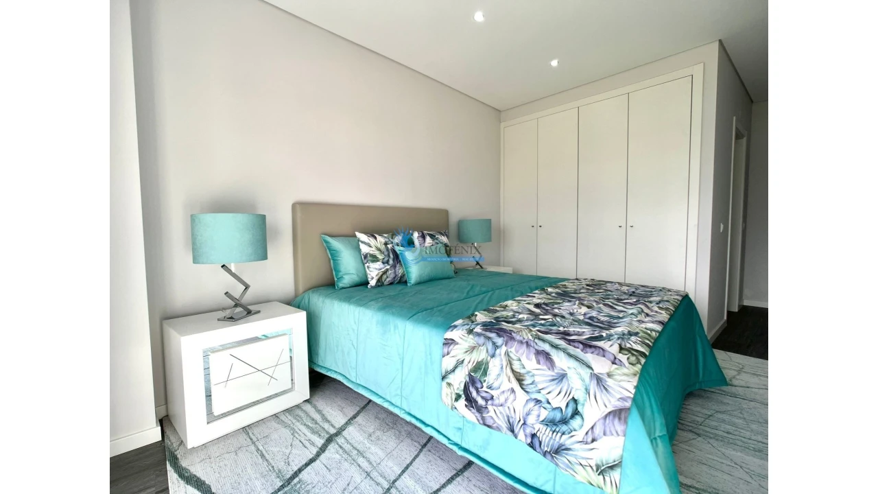 Apartamento T3 para Venda em Quelfes Foto 14