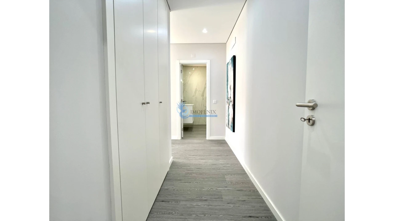 Apartamento T3 para Venda em Quelfes Foto 9