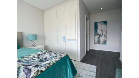 Apartamento T3 para Venda em Quelfes