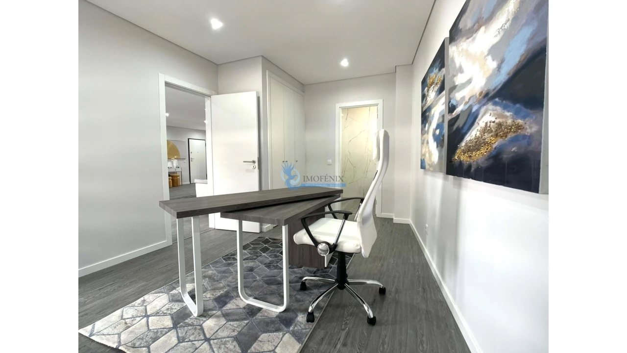 Apartamento T3 para Venda em Quelfes Foto 7