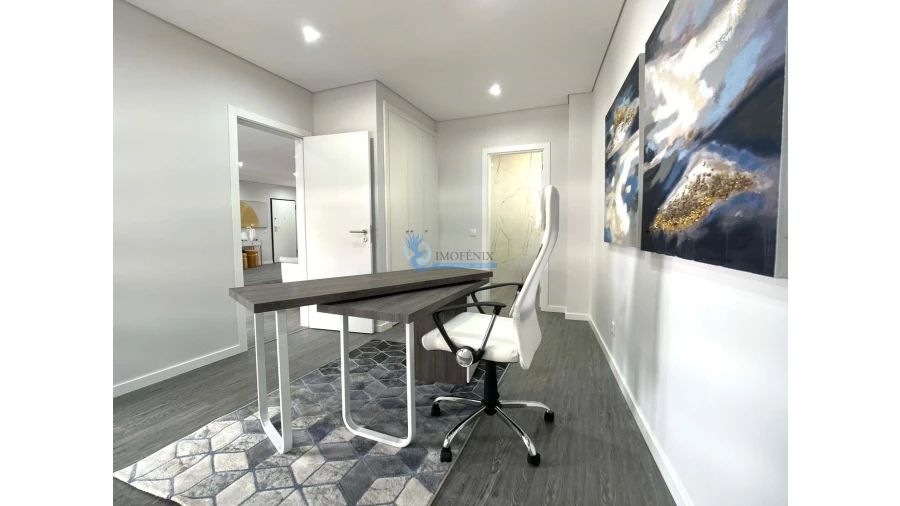 Apartamento T3 para Venda em Quelfes Foto 7
