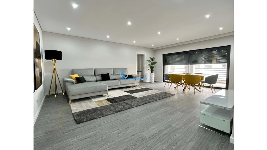 Apartamento T3 para Venda em Quelfes Foto 2