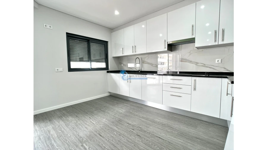 Apartamento T3 para Venda em Quelfes Foto 10