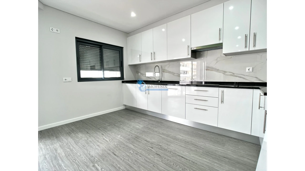 Apartamento T3 para Venda em Quelfes Foto 10