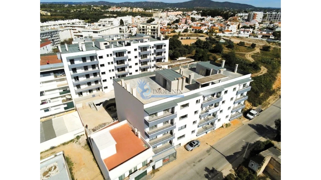 Apartamento T3 para Venda em Quelfes Foto 30