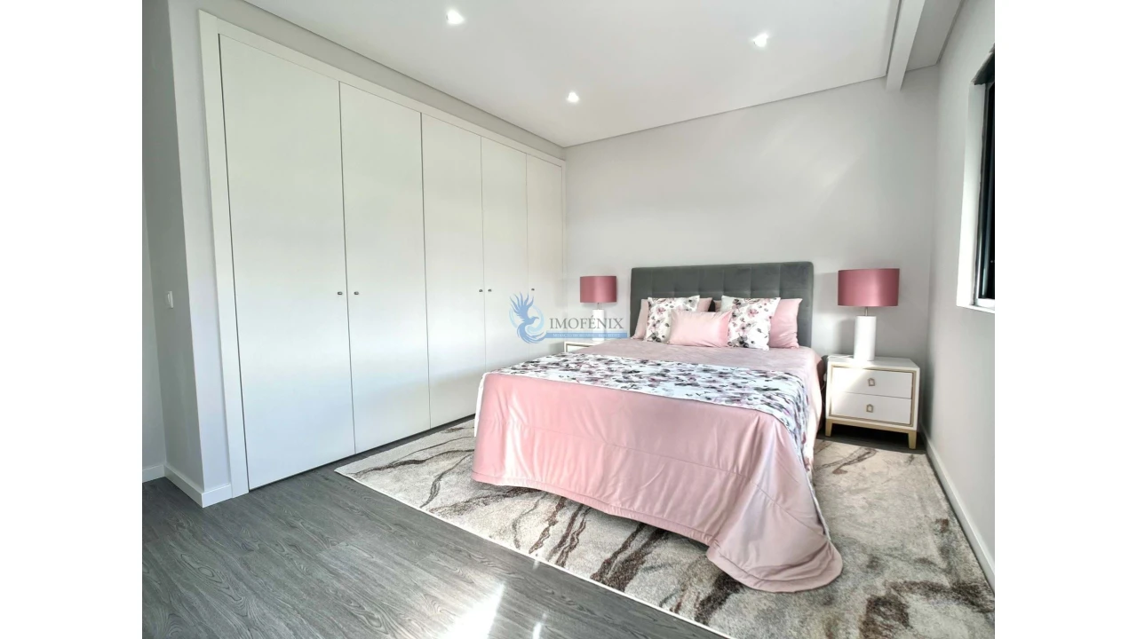 Apartamento T3 para Venda em Quelfes Foto 21