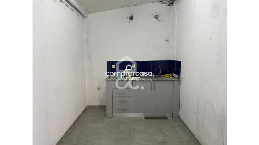 Armazém para Venda em São Felix da Marinha Foto 14