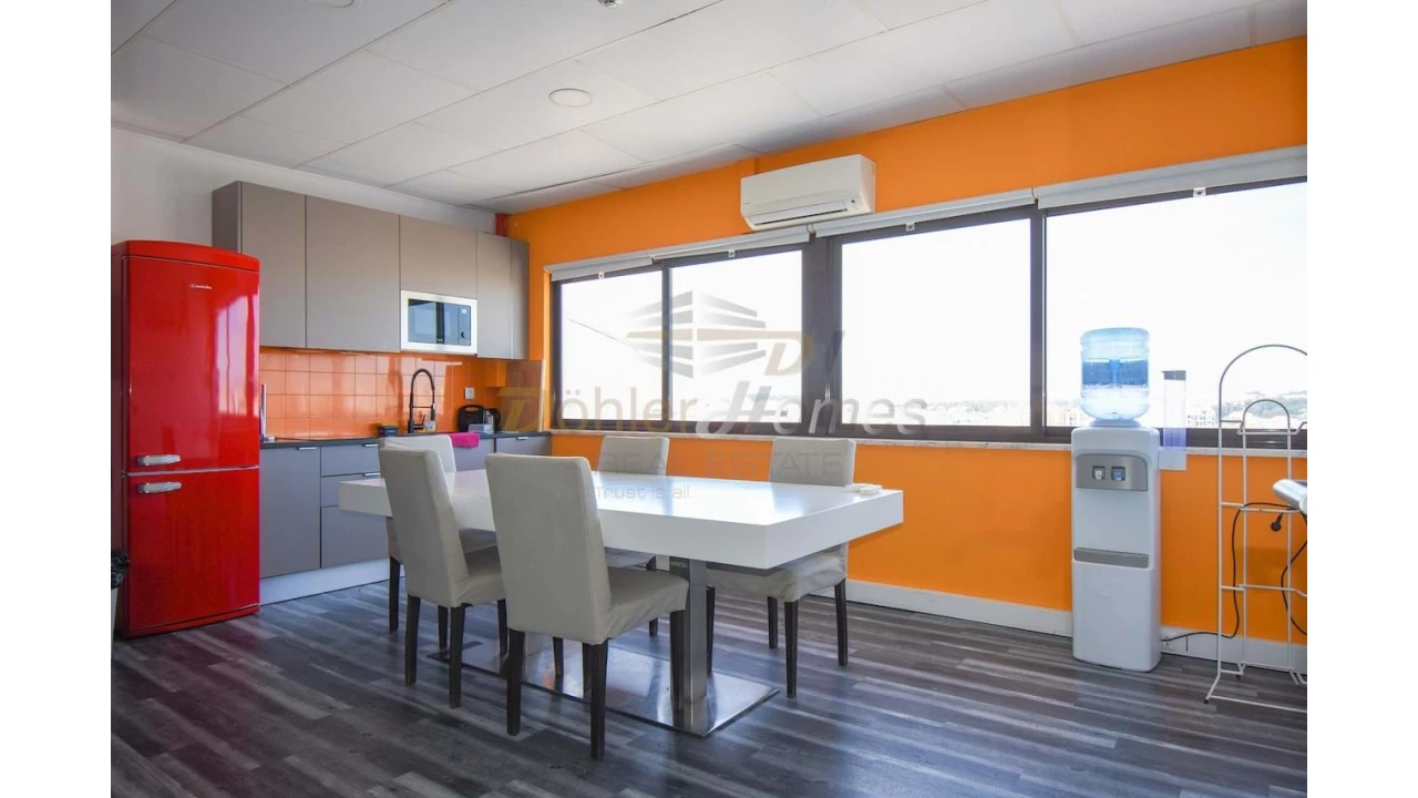 Prédio para Venda em Cacém e São Marcos Foto 33