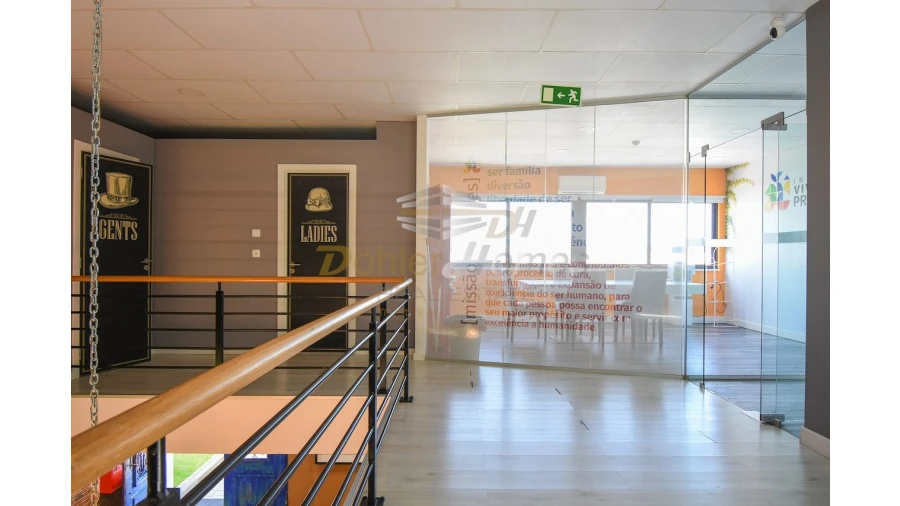 Prédio para Venda em Cacém e São Marcos Foto 32