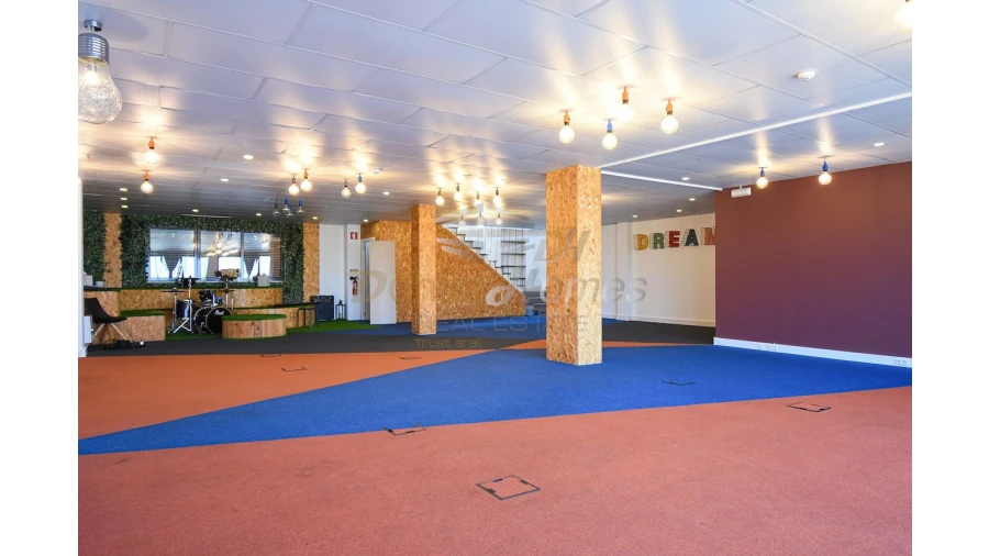 Prédio para Venda em Cacém e São Marcos Foto 14