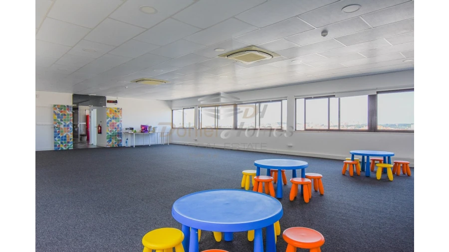 Prédio para Venda em Cacém e São Marcos Foto 37