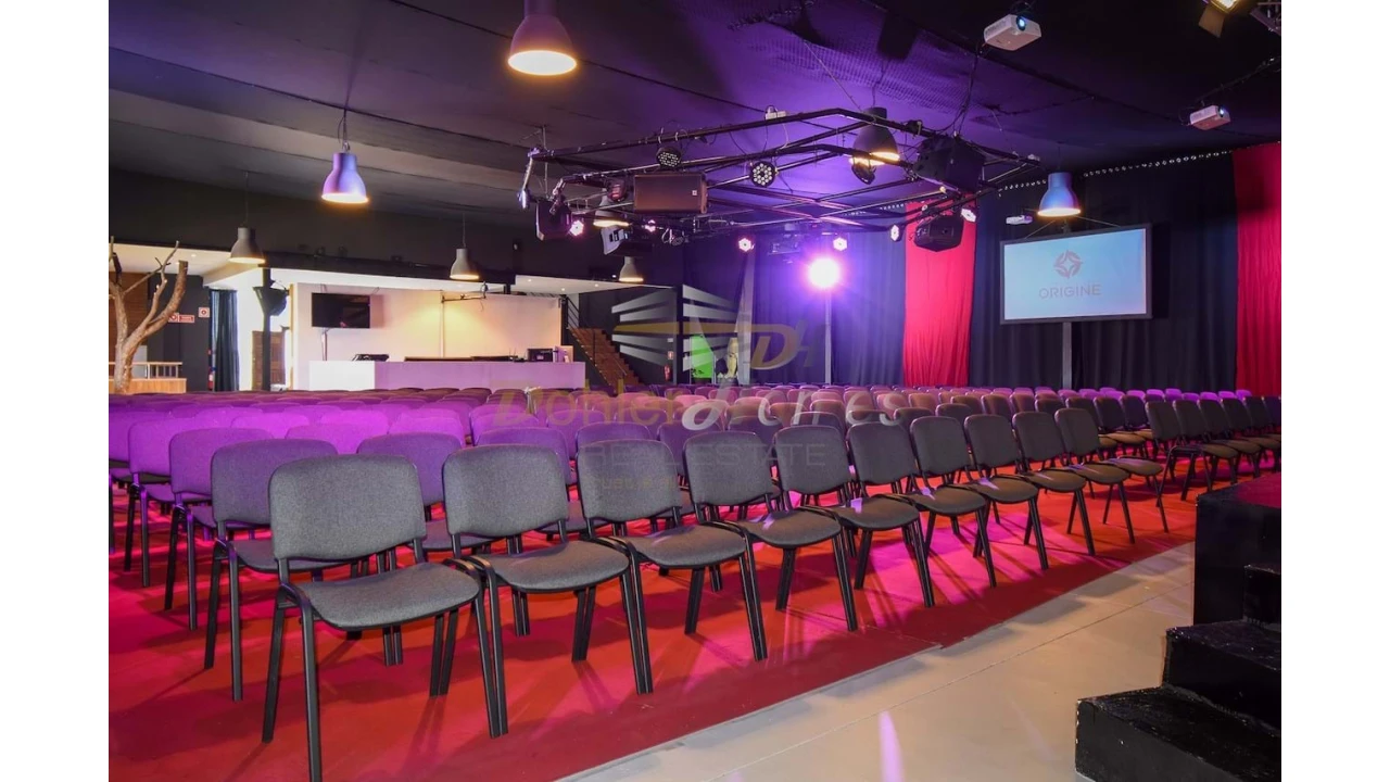 Prédio para Venda em Cacém e São Marcos Foto 43