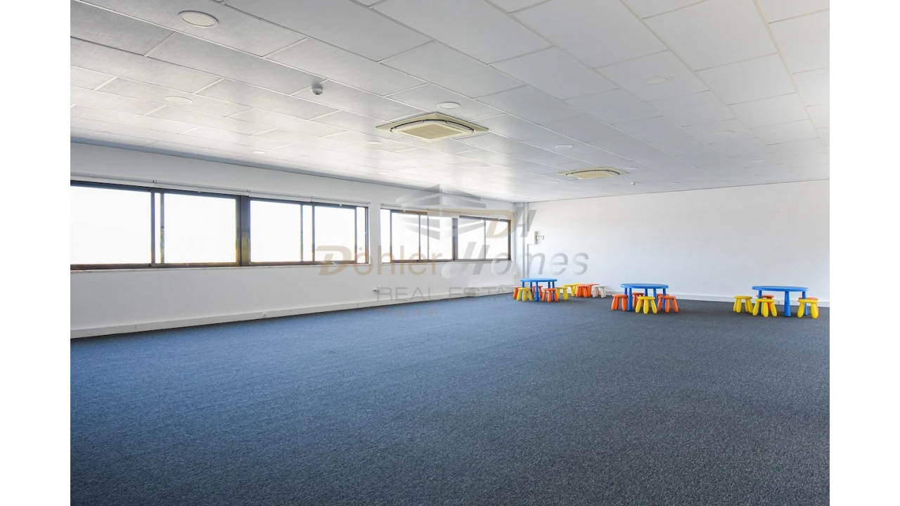 Prédio para Venda em Cacém e São Marcos Foto 36