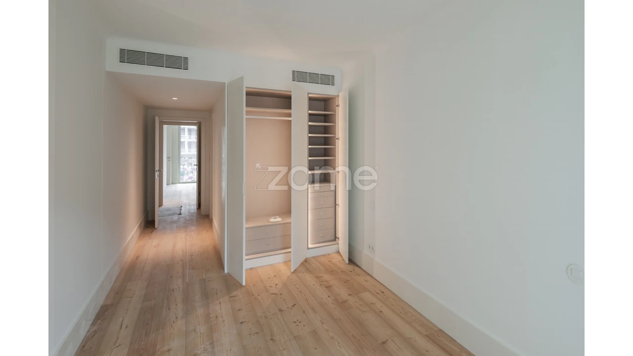 Apartamento T3 para Venda em Cedofeita, Santo Ildefonso, Sé, Miragaia, São Nicolau e Vitória Foto 28