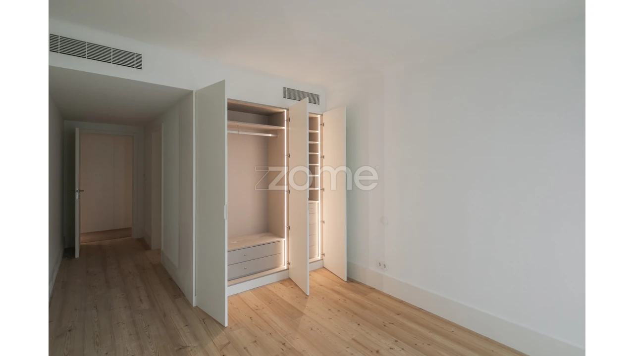 Apartamento T3 para Venda em Cedofeita, Santo Ildefonso, Sé, Miragaia, São Nicolau e Vitória Foto 30