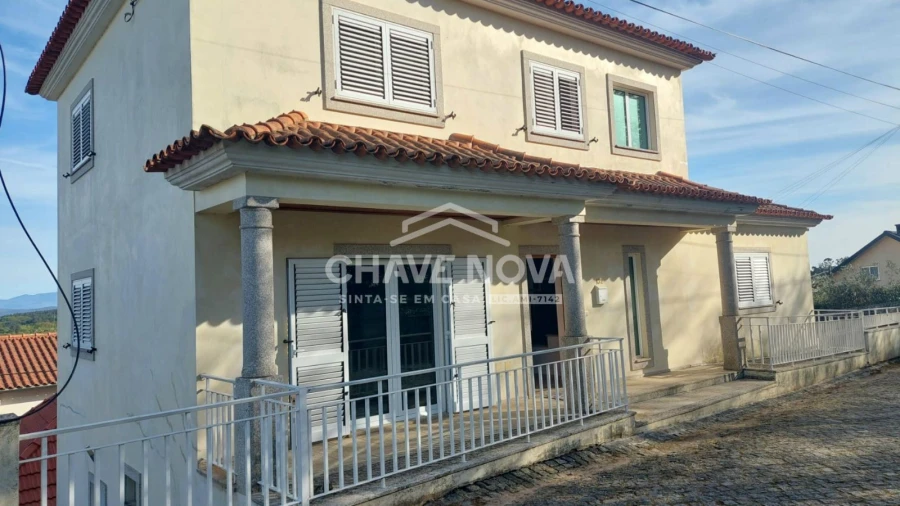 Moradia T3 para Venda em Satão Foto 1