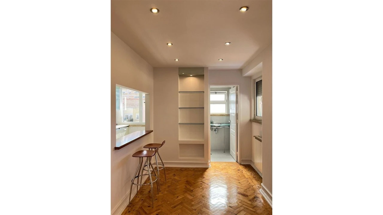 Apartamento T3 para Venda em Alvalade Foto 3